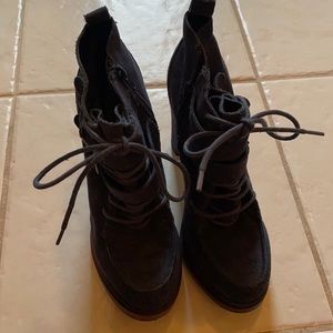 Dolce Vita blue suede heeled boots